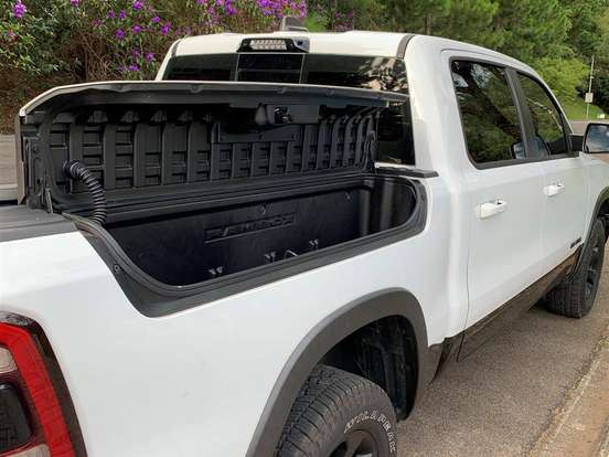 RAM-1500-5.7 V8 GASOLINA REBEL CD 4X4 AUTOMÁTICO RAM-1500-2022