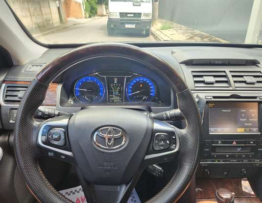 TOYOTA-CAMRY-2017