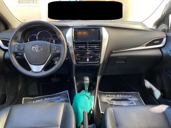 TOYOTA-YARIS-2019