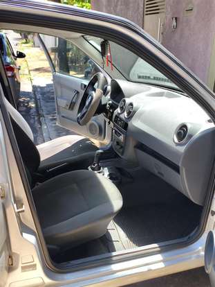 VOLKSWAGEN-GOL-1.0 MI 8V FLEX 4P MANUAL G.IV VOLKSWAGEN-GOL-2009