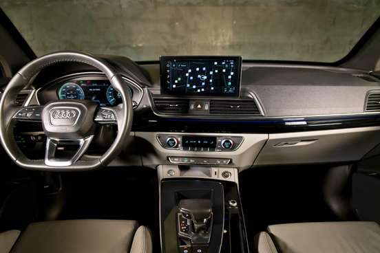 AUDI-Q5-2022
