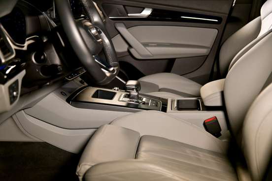 AUDI-Q5-2022