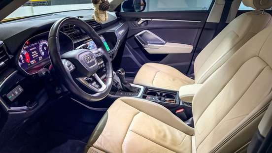 AUDI-Q3-2020