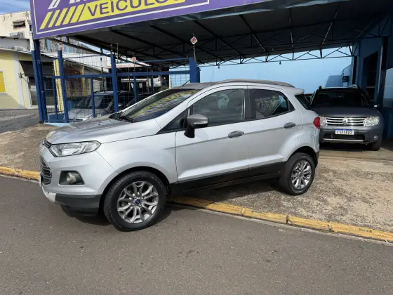 FORD ECOSPORT 1.6 FREESTYLE 16V FLEX 4P MANUAL FORD ECOSPORT 1.6 FREESTYLE 16V FLEX 4P MANUAL
