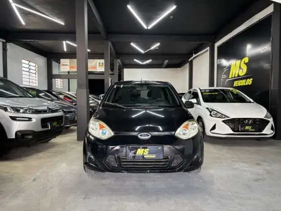 FORD FIESTA 1.0 MPI HATCH 8V FLEX 4P MANUAL