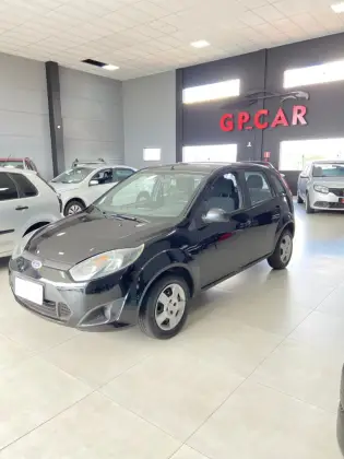 FORD FIESTA 1.0 ROCAM SE 8V FLEX 4P MANUAL FORD FIESTA 1.0 ROCAM SE 8V FLEX 4P MANUAL