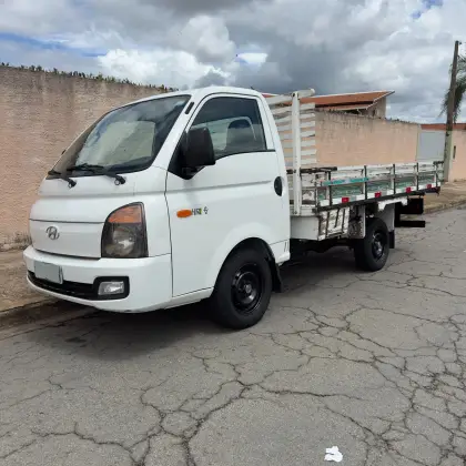 HYUNDAI HR 2.5 LONGO SEM CAÇAMBA 4X2 16V 130CV TURBO INTERCOOLER DIESEL 2P MANUAL