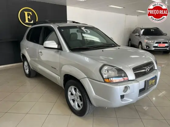 HYUNDAI TUCSON 2.0 MPFI GLS 16V 143CV 2WD FLEX 4P AUTOMÁTICO HYUNDAI TUCSON 2.0 MPFI GLS 16V 143CV 2WD FLEX 4P AUTOMÁTICO