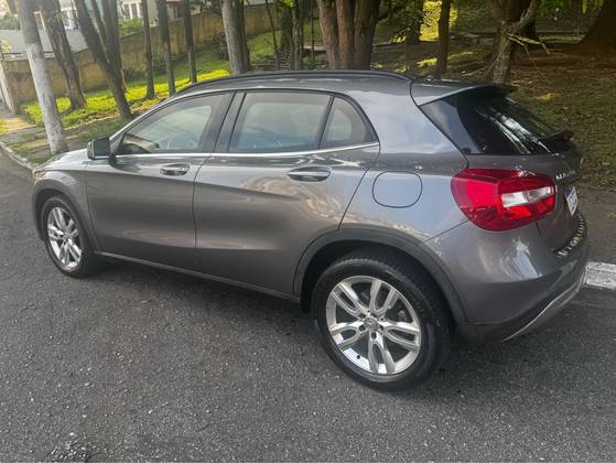Mercedes-Benz GLA 200 1.6 CGI Advance 16V Turbo Flex 4P Automático