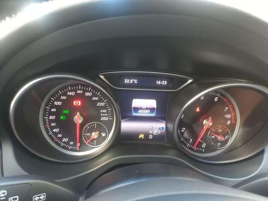 MERCEDES-BENZ-GLA 200-2019