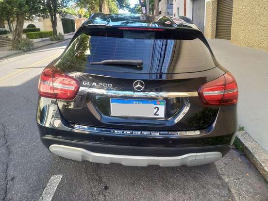 MERCEDES-BENZ-GLA 200-2019