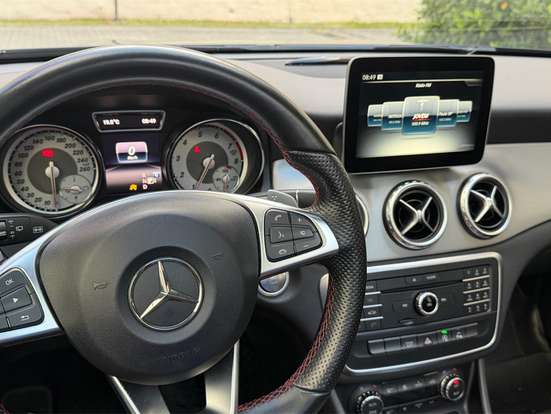 MERCEDES-BENZ-GLA 250-2017