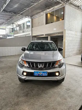MITSUBISHI L200 TRITON 2.4 16V TURBO DIESEL GLS CD 4X4 AUTOMÁTICO MITSUBISHI L200 TRITON 2.4 16V TURBO DIESEL GLS CD 4X4 AUTOMÁTICO