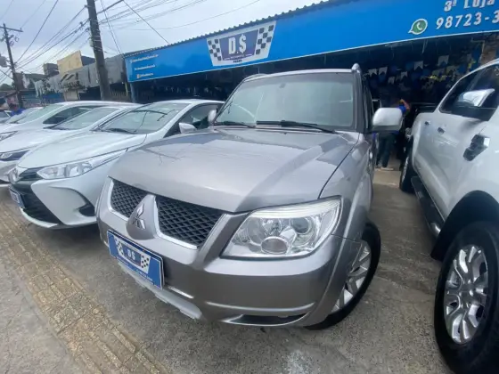 MITSUBISHI PAJERO 2.5 HD 4X4 8V TURBO INTERCOOLER DIESEL 4P MANUAL MITSUBISHI PAJERO 2.5 HD 4X4 8V TURBO INTERCOOLER DIESEL 4P MANUAL