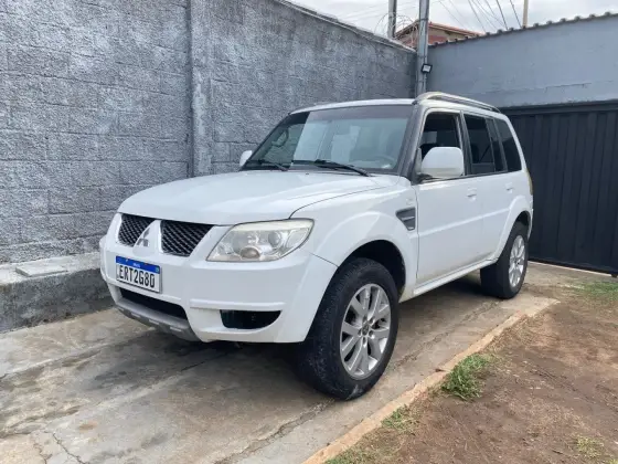 MITSUBISHI PAJERO TR4 2.0 4X2 16V 140CV FLEX 4P MANUAL MITSUBISHI PAJERO TR4 2.0 4X2 16V 140CV FLEX 4P MANUAL