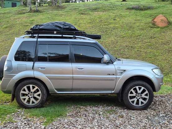 MITSUBISHI-PAJERO TR4-2.0 4X4 16V 140CV FLEX 4P AUTOMÁTICO MITSUBISHI-PAJERO TR4-2013