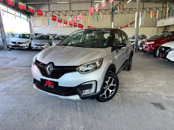 RENAULT CAPTUR 1.6 16V SCE FLEX INTENSE X-TRONIC RENAULT CAPTUR 1.6 16V SCE FLEX INTENSE X-TRONIC