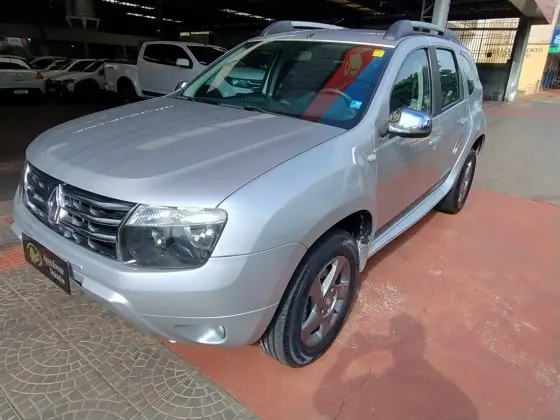 RENAULT DUSTER 2.0 DYNAMIQUE 4X2 16V FLEX 4P AUTOMÁTICO