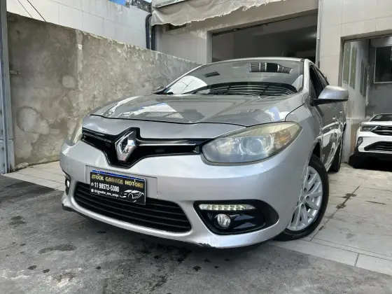 RENAULT FLUENCE 2.0 DYNAMIQUE 16V FLEX 4P AUTOMÁTICO RENAULT FLUENCE 2.0 DYNAMIQUE 16V FLEX 4P AUTOMÁTICO