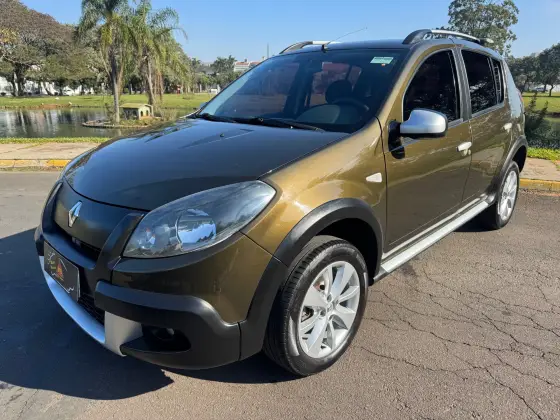 RENAULT SANDERO 1.6 STEPWAY 16V FLEX 4P AUTOMÁTICO