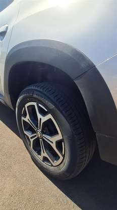 RENAULT-DUSTER-2022