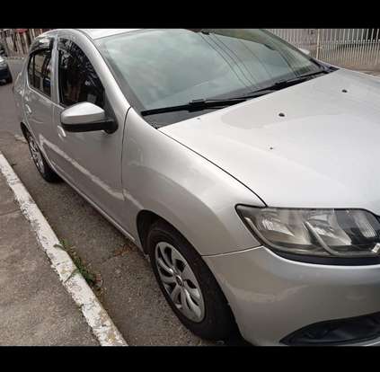 RENAULT-LOGAN-2019