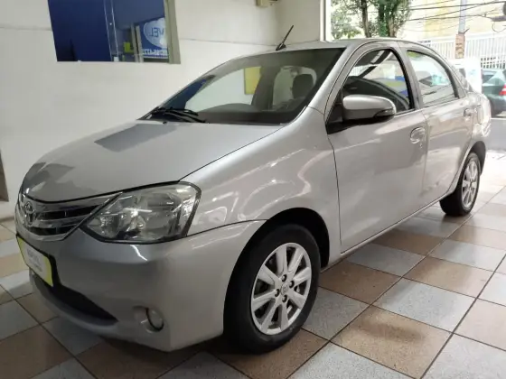 TOYOTA ETIOS 1.5 XLS SEDAN 16V FLEX 4P AUTOMÁTICO