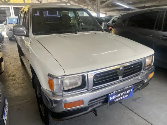 TOYOTA HILUX 2.8 SR5 4X4 CD 8V DIESEL 4P MANUAL TOYOTA HILUX 2.8 SR5 4X4 CD 8V DIESEL 4P MANUAL