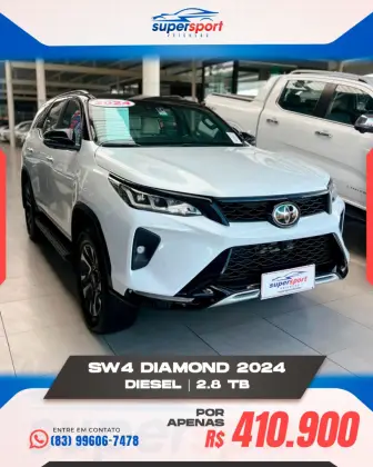 TOYOTA HILUX SW4 2.8 D-4D TURBO DIESEL DIAMOND 7L 4X4 AUTOMÁTICO TOYOTA HILUX SW4 2.8 D-4D TURBO DIESEL DIAMOND 7L 4X4 AUTOMÁTICO