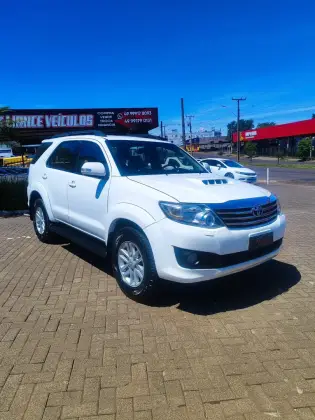 TOYOTA HILUX SW4 3.0 SRV 4X4 16V TURBO INTERCOOLER DIESEL 4P AUTOMÁTICO