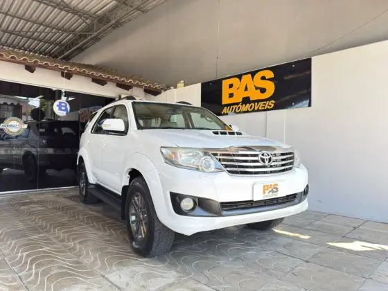 TOYOTA HILUX SW4 3.0 SRV 4X4 16V TURBO INTERCOOLER DIESEL 4P AUTOMÁTICO