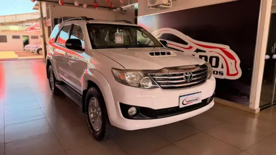 TOYOTA HILUX SW4 3.0 SRV 4X4 16V TURBO INTERCOOLER DIESEL 4P AUTOMÁTICO