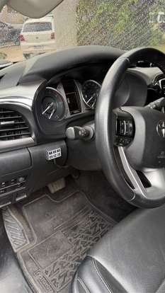 TOYOTA-HILUX-2021