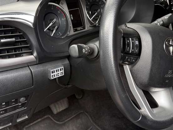 TOYOTA-HILUX-2.8 D-4D TURBO DIESEL CD SRX 4X4 AUTOMÁTICO TOYOTA-HILUX-2021