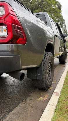 TOYOTA-HILUX-2021
