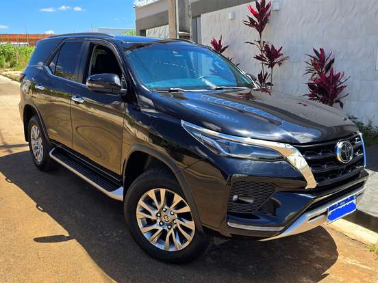 TOYOTA-HILUX SW4-2.8 D-4D TURBO DIESEL SRX 7L 4X4 AUTOMÁTICO TOYOTA-HILUX SW4-2021