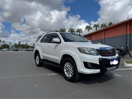 TOYOTA HILUX SW4 3.0 SRV 4X4 7 LUGARES 16V TURBO INTERCOOLER DIESEL 4P AUTOMÁTICO