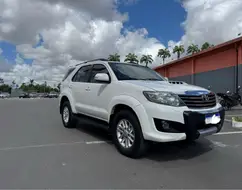 TOYOTA HILUX SW4 3.0 SRV 4X4 7 LUGARES 16V TURBO INTERCOOLER DIESEL 4P AUTOMÁTICO TOYOTA HILUX SW4 3.0 SRV 4X4 7 LUGARES 16V TURBO INTERCOOLER DIESEL 4P AUTOMÁTICO