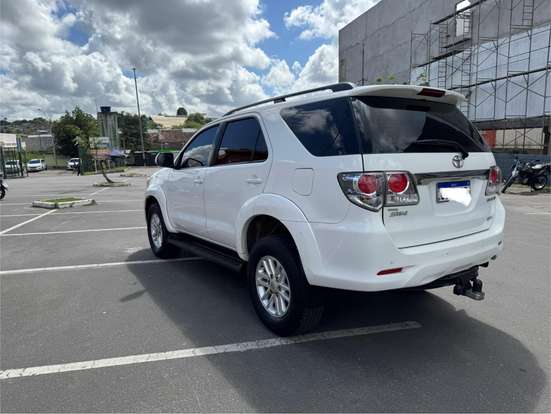 TOYOTA-HILUX SW4-2014