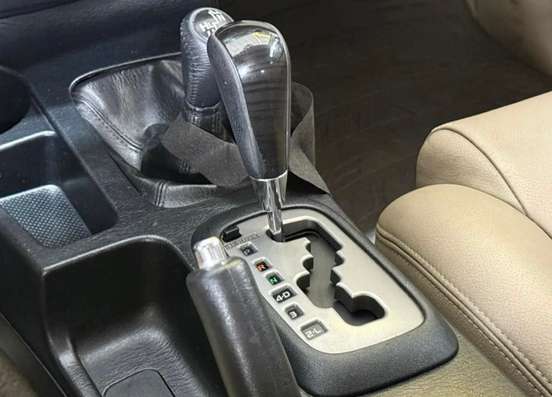 TOYOTA-HILUX SW4-2014