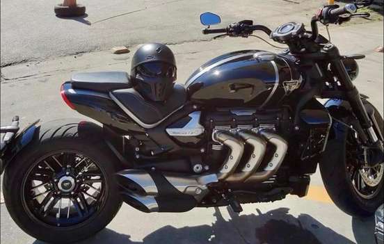 TRIUMPH-ROCKET III R-2021