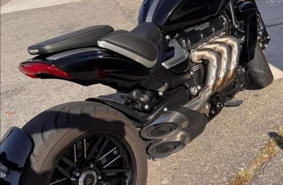 TRIUMPH-ROCKET III R-2021