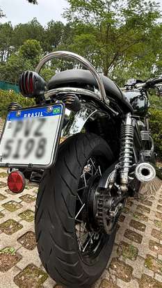 TRIUMPH-THRUXTON-2015