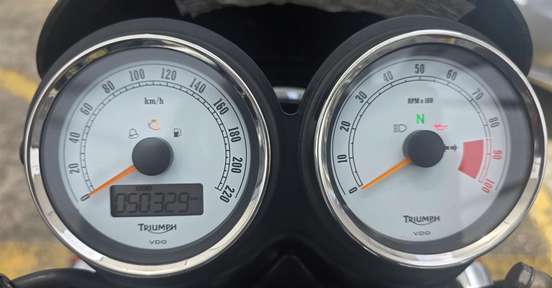 TRIUMPH-THRUXTON TRIUMPH-THRUXTON-2015