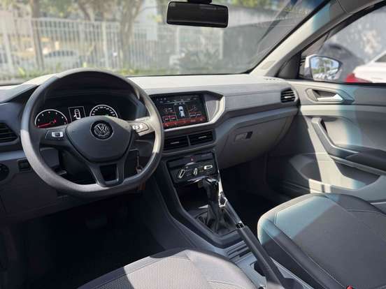 VOLKSWAGEN-T-CROSS-2021