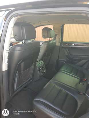 VOLKSWAGEN-TOUAREG-2011