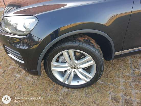 VOLKSWAGEN-TOUAREG-4.2 FSI V8 32V GASOLINA 4P TIPTRONIC VOLKSWAGEN-TOUAREG-2011