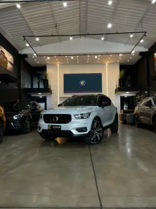 VOLVO XC40 1.5 T5 RECHARGE R-DESIGN GEARTRONIC