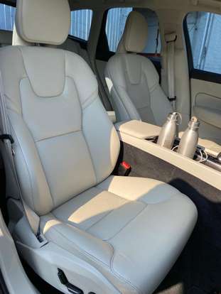 VOLVO-XC60-2022