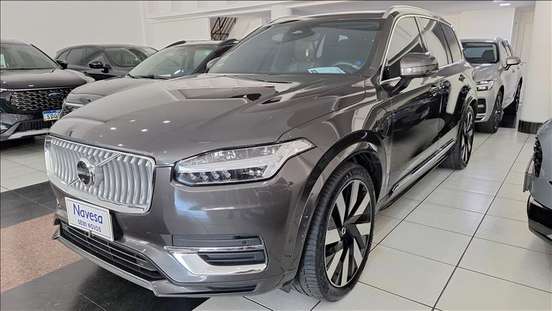 VOLVO-XC90-2023